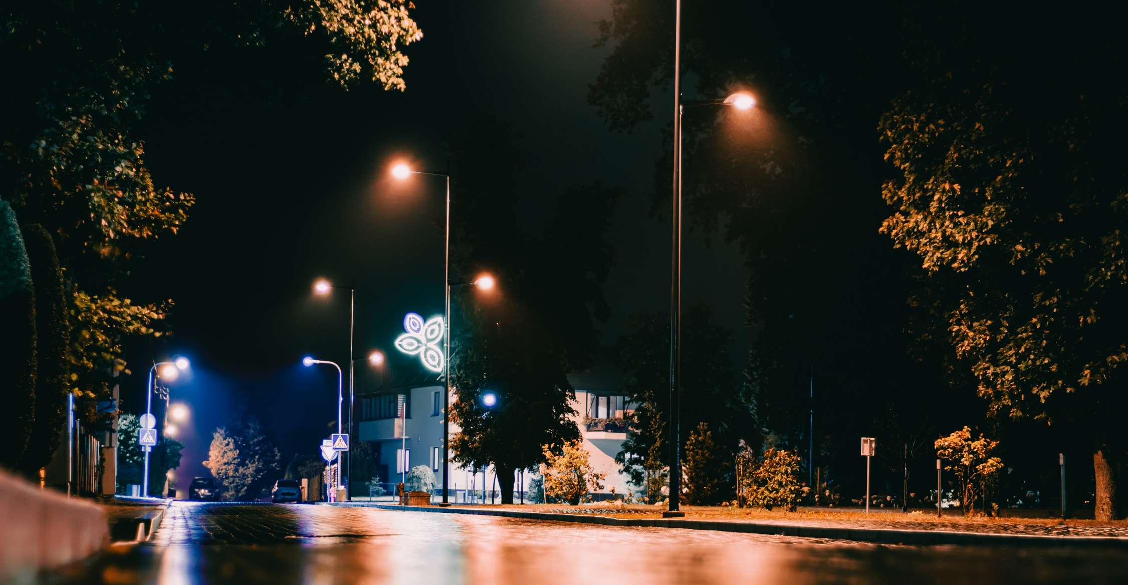 楼宇自控系统，弱电设备监控，高效建筑管理，减少人工成本